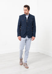 מכנס עם מרקם