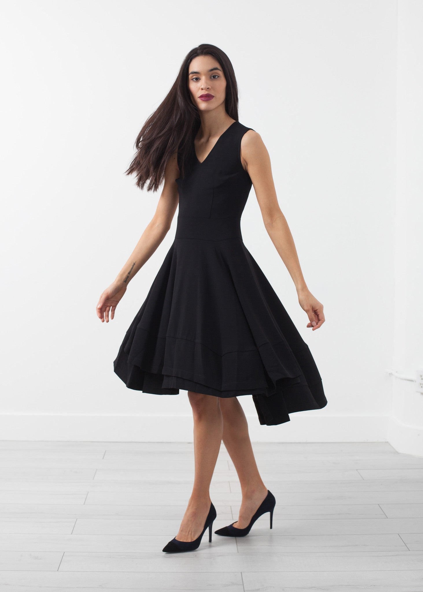 V-Neck Dress Yogo V-Neck Dress Yogo